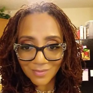 Meet your Posher, Latonja